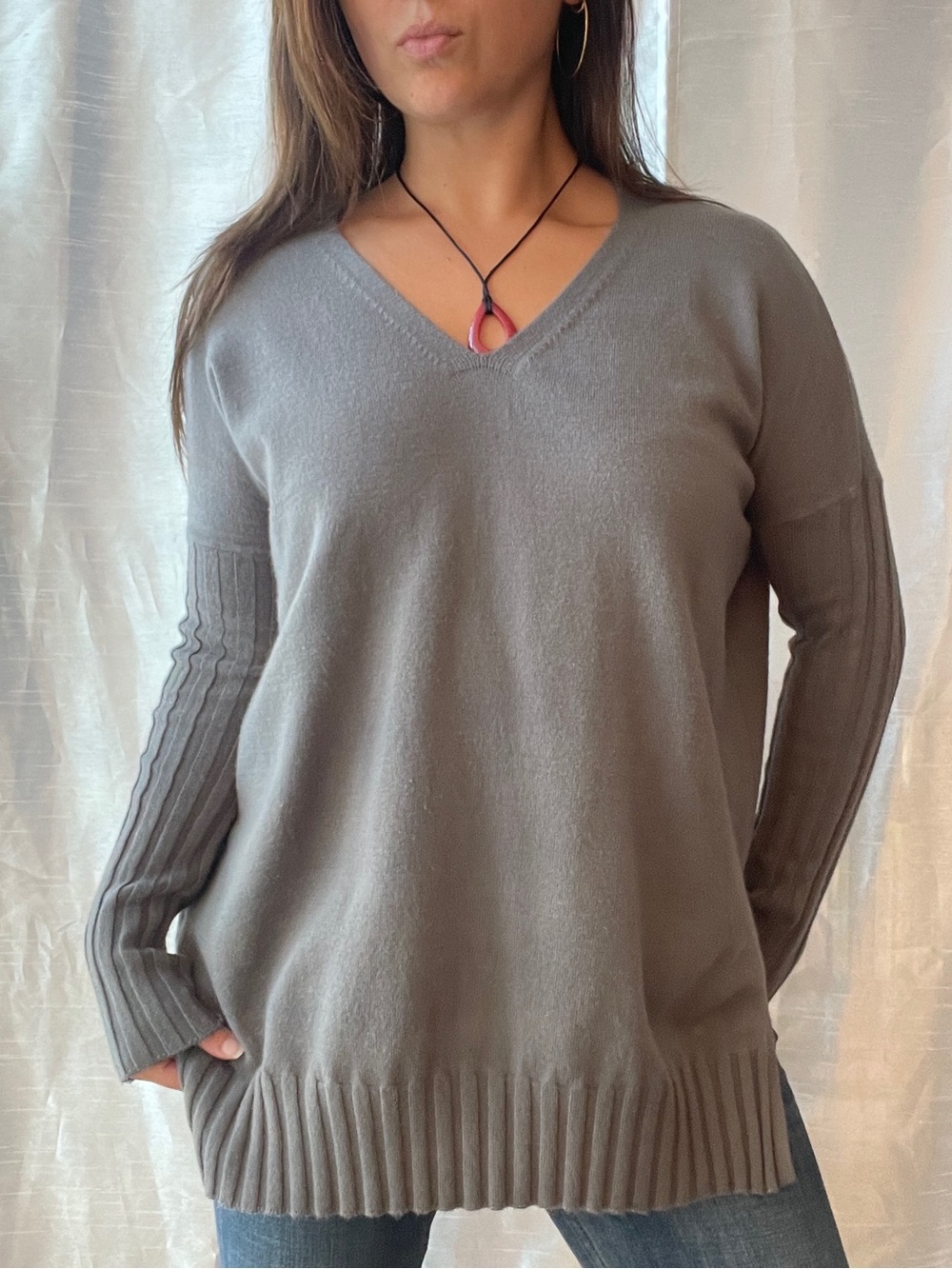 French Connection Sweater Womens Small Gray Ribbed Sleeve V-Neck Cozy Minimalist